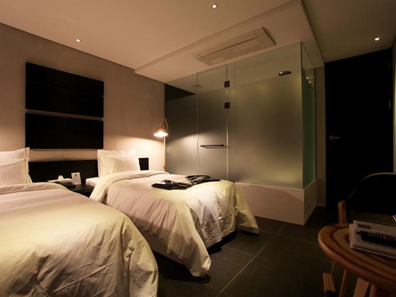 โฮเต็ล คัลลินัน เชจู Motel เมืองเชจู ภายนอก รูปภาพ
